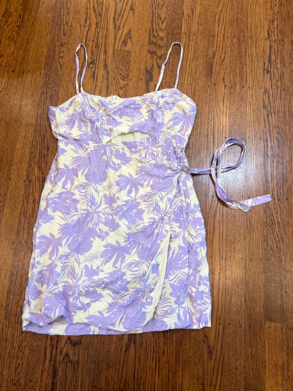 🌸 ASTR The Label Floral Keyhole Wrap Dress | Purple & White | XL 🌸 - Picture 4 of 7